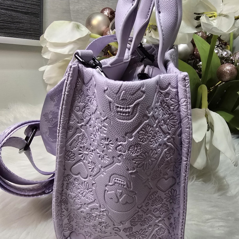 Betsey Johnson Skulls Lilac Embossed Satchel/Crossbody with webbing new - Picture 7 of 11